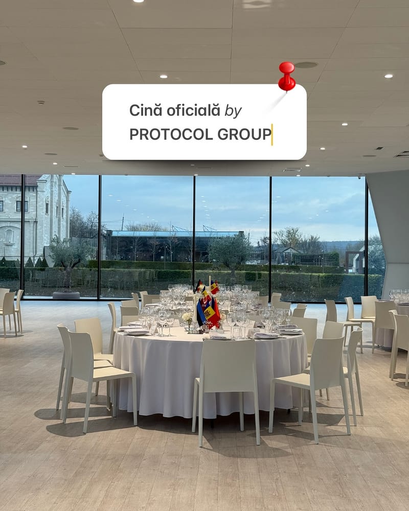 120 de invitați. 35 de țări. O singură echipă – Protocol Group. Cinǎ oficialǎ